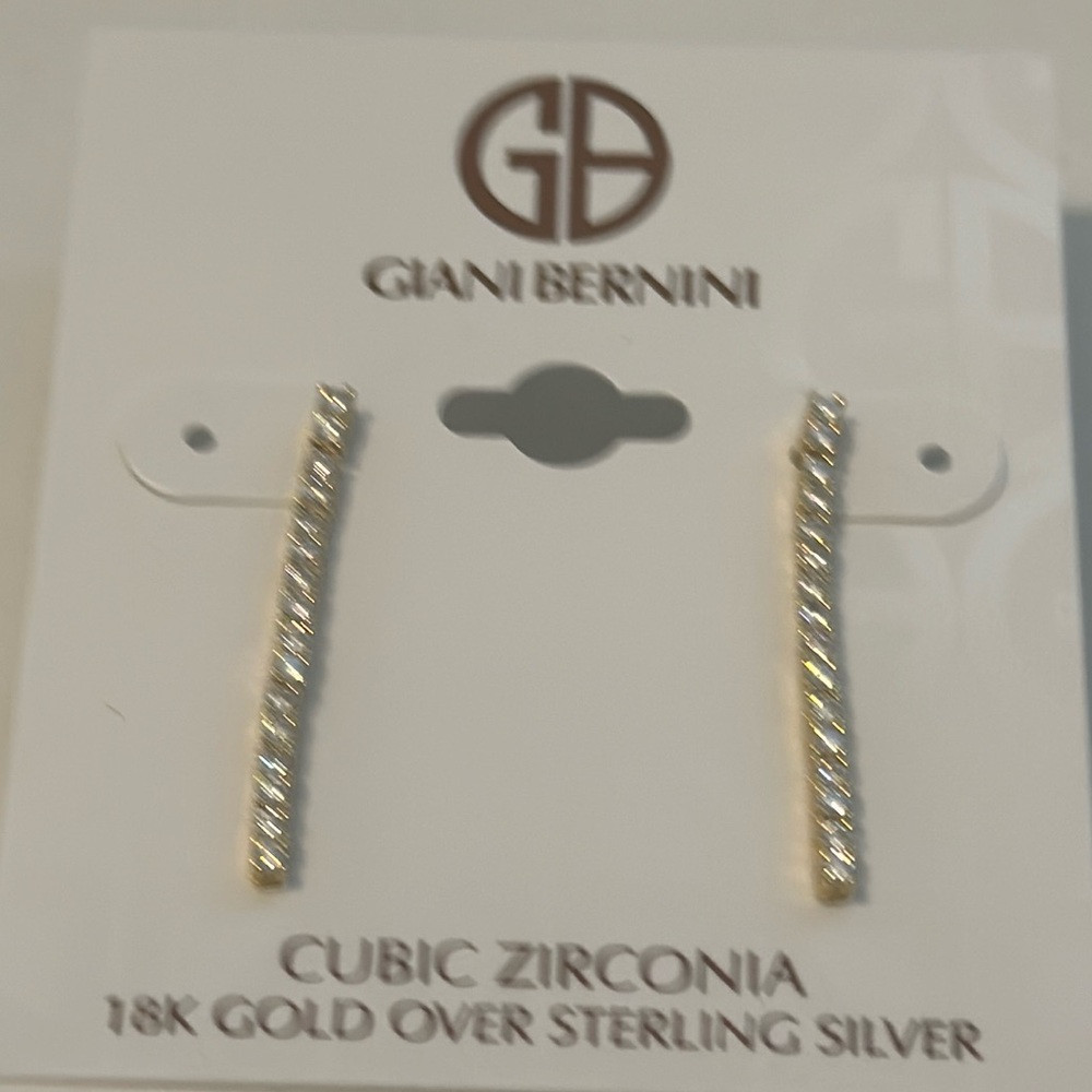 🎉 Cubic Zirconia 18 K over Sterling Silver Earrings 🎉